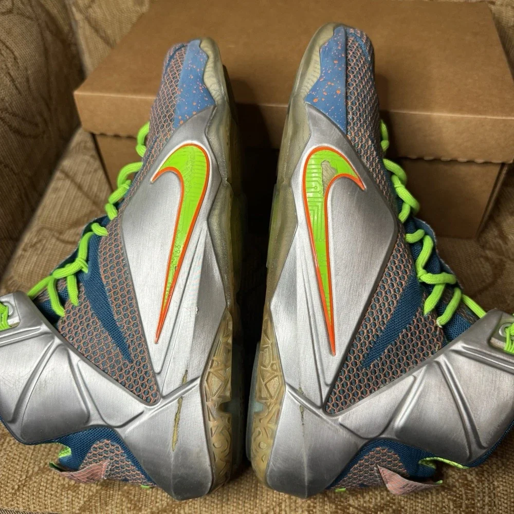 2014 Nike LeBron 12 Trillion Dollar Man‎ Size 10 Used Basketball Sneakers